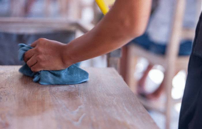 Comment Nettoyer Une Table En Bois Tout Pratique